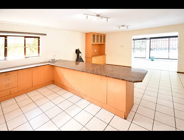 12 BEDROOM HOUSE FOR SALE IN FERNDALE